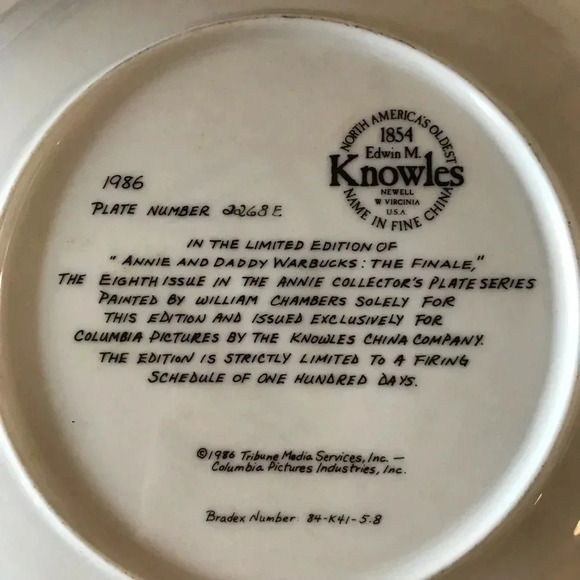 Annie and Daddy Warbucks the finale Collectors Plate vintage Edwin m Knowles - Picture 8 of 8